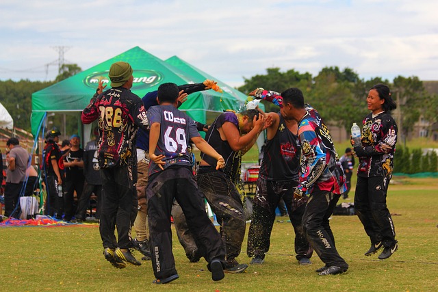 高分表现并 高分表现并